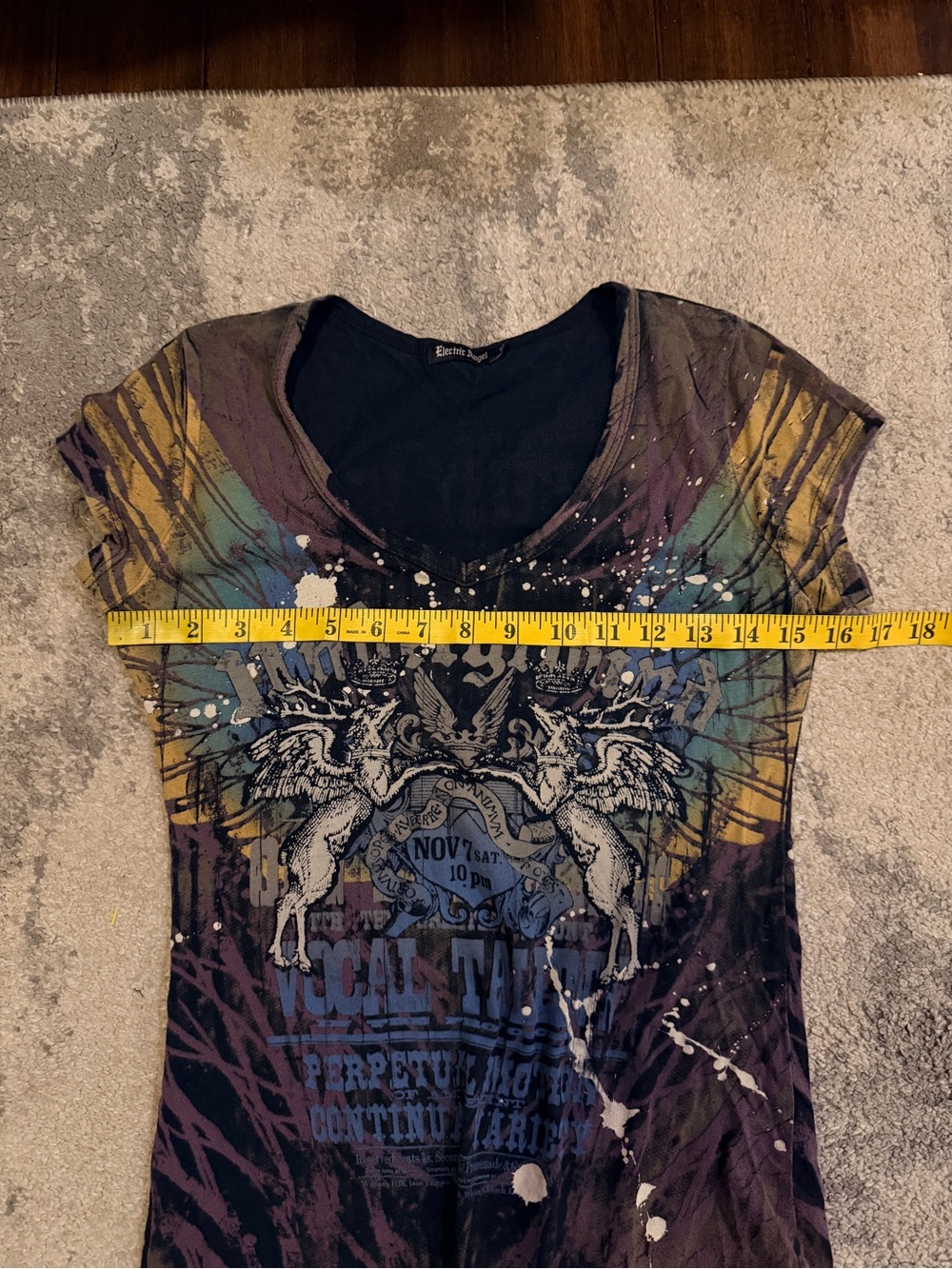 Women’s Y2K Electric Angle Graphic V-Neck Tee - Multicolor - Picture 5 of 6